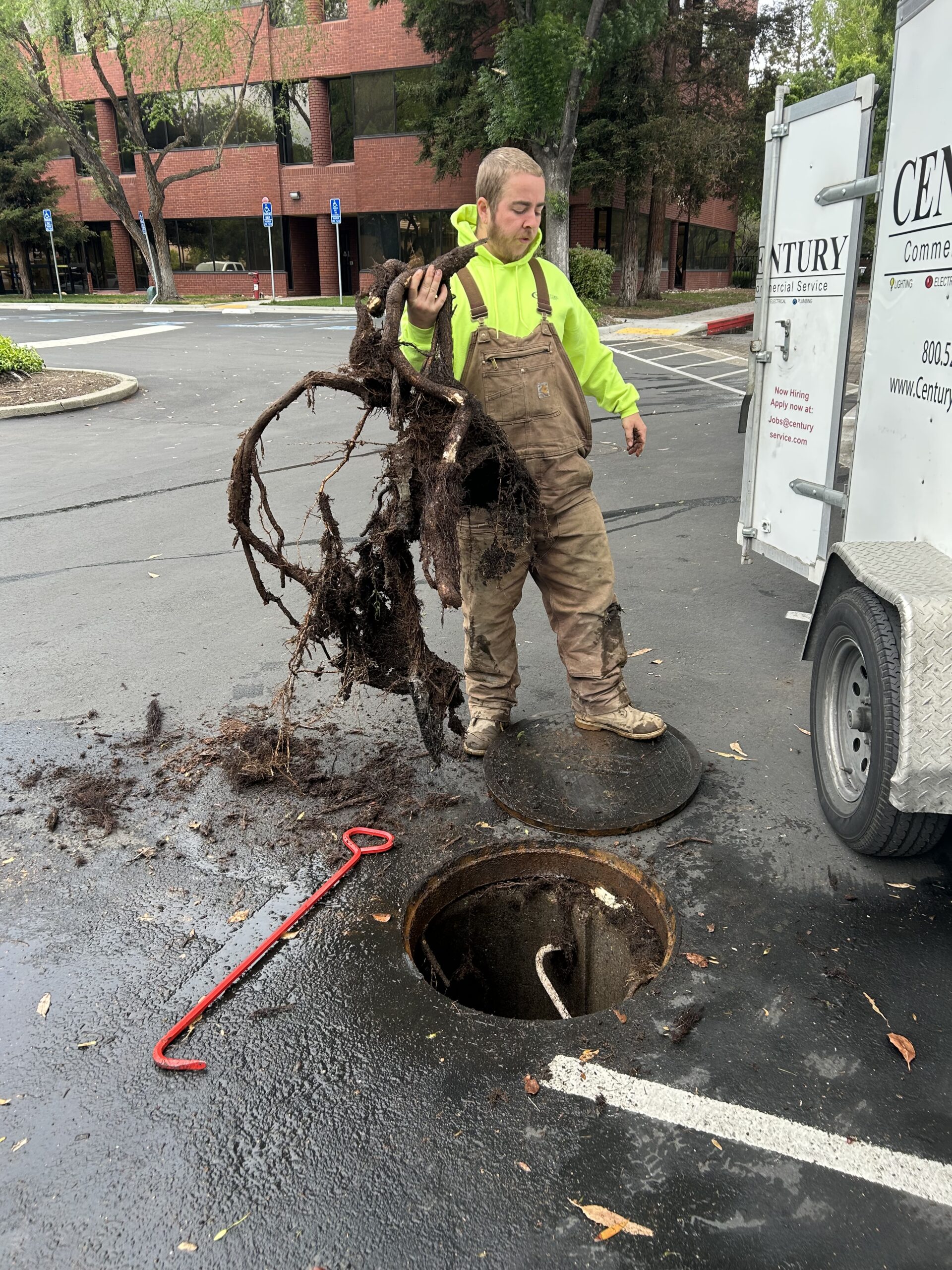 Commercial Sewer Clogs and What Causes Them LIGHTING | ELECTRICAL | PLUMBING | MECHANICAL Northern California | Sacramento |  Auburn |  San Francisco | Bay Area | Reno